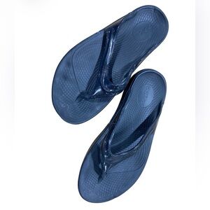 OOFOS Black Sandals size W 7 gentle used